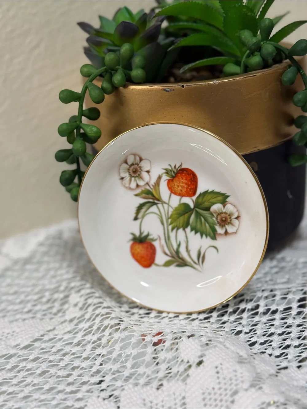 Oakley China Ltd Bone China Strawberry Butter Pat Plate 3.5